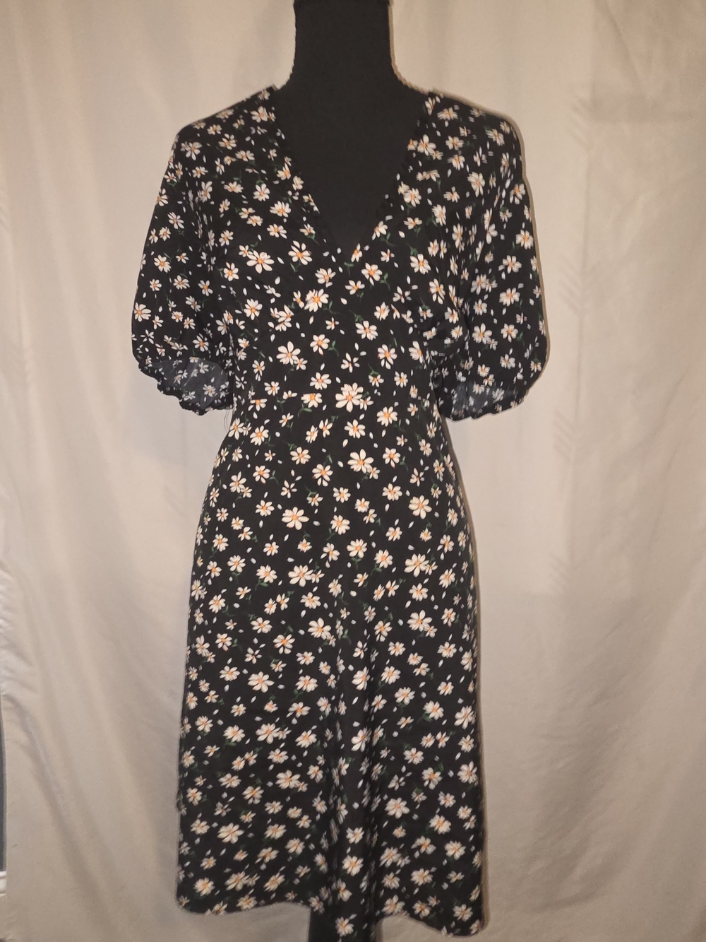 SHEIN Black Floral Midi Dress with Puff Sleeves